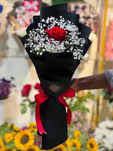 Luxury Red Rose & Baby’s Breath Bouquet