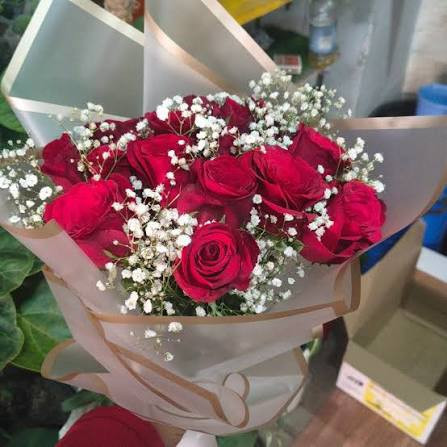 Premium Red Rose & Baby’s Breath Bouquet